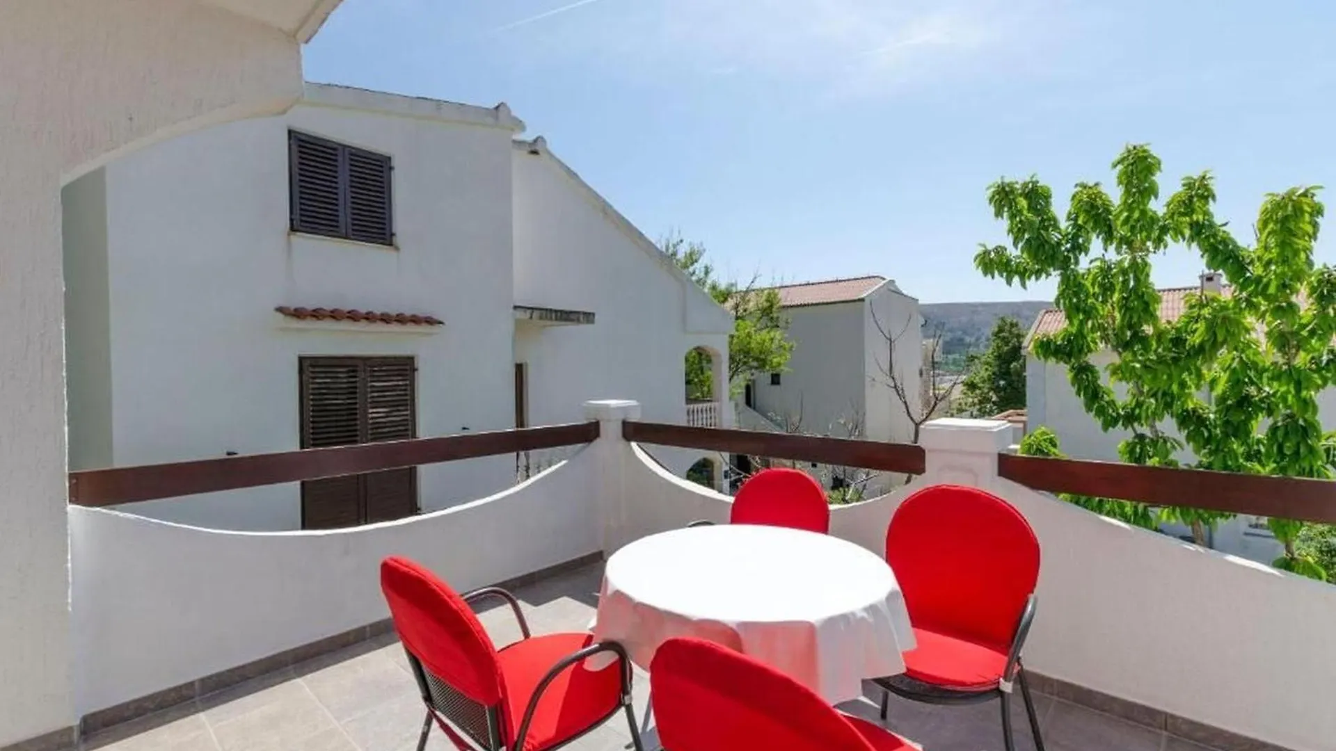 Apartments Spavalo باغ