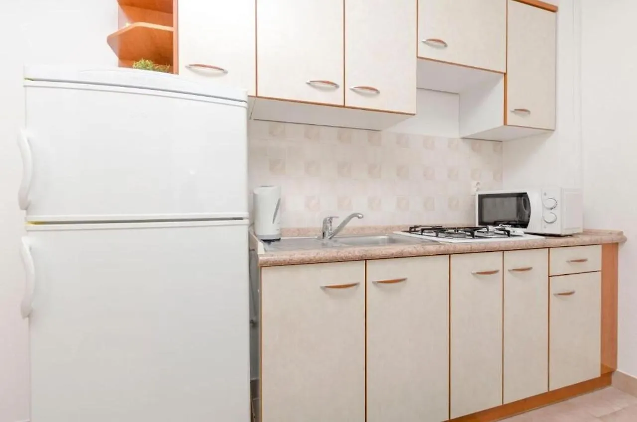Apartments Spavalo Pag Town