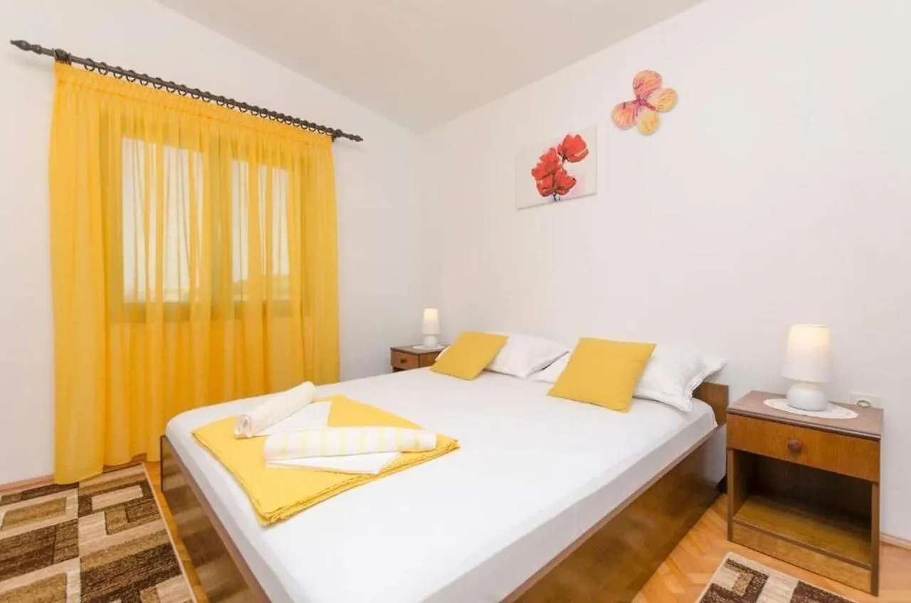 Apartments Spavalo Pag Town Kroatië