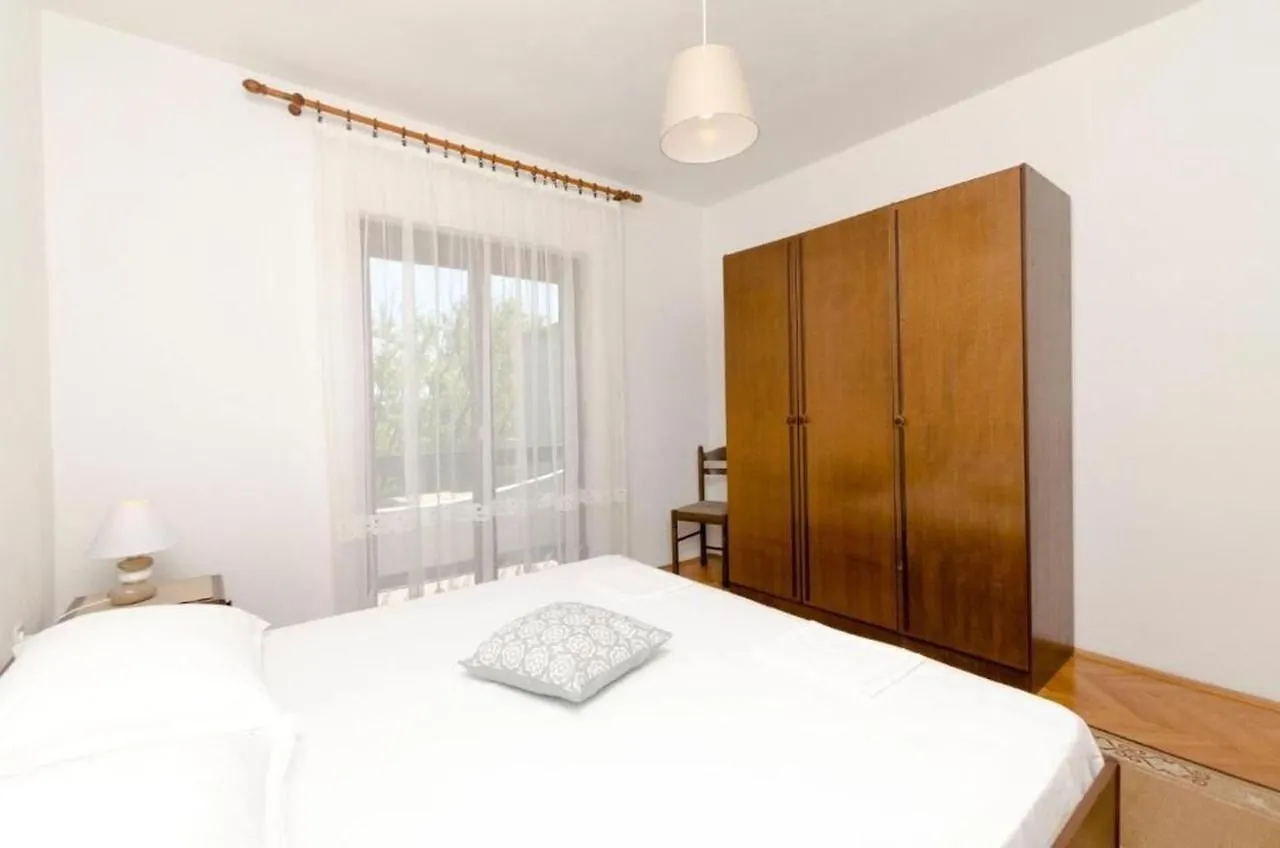 Apartments Spavalo Pag Town Kroatië
