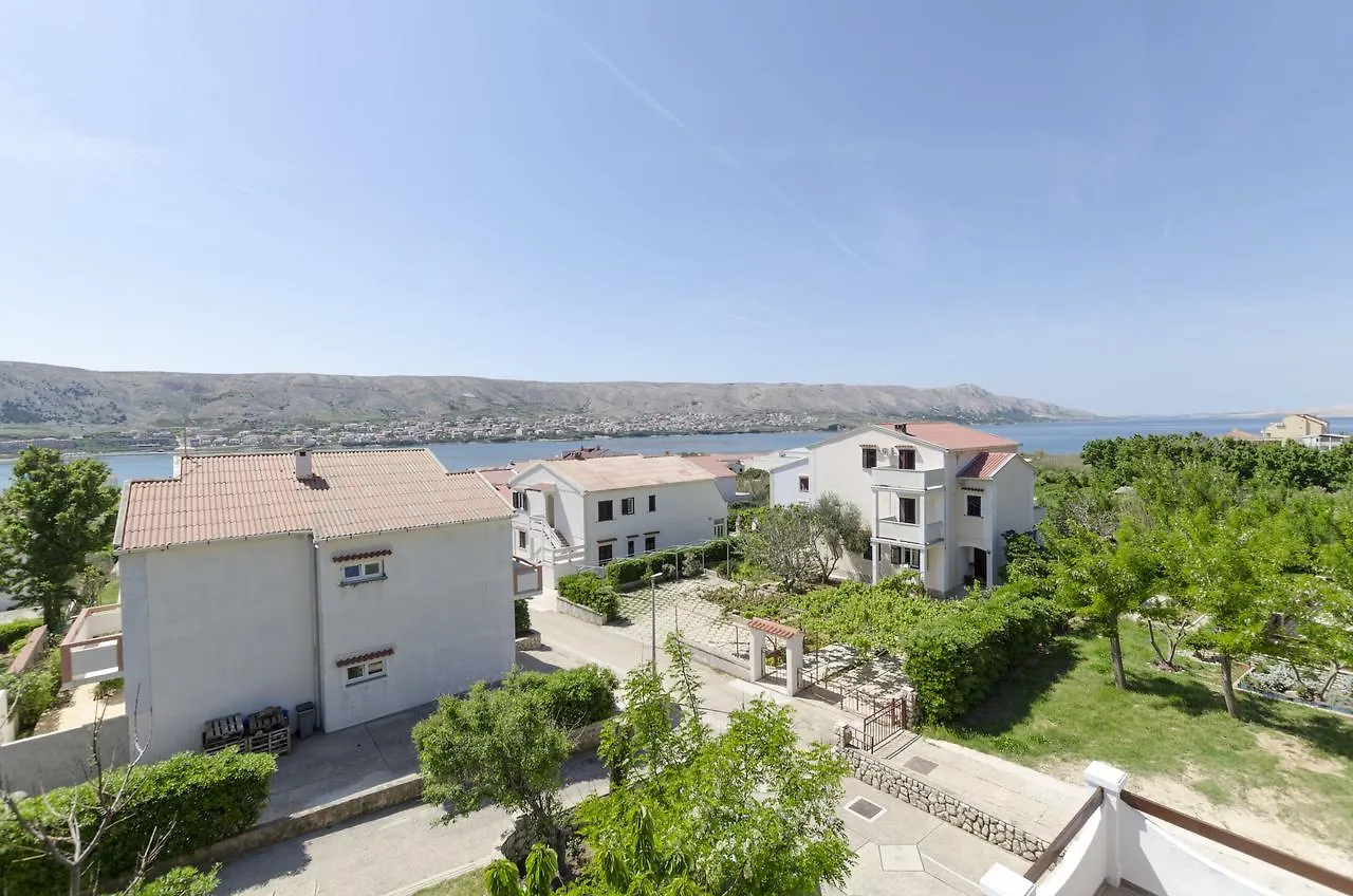 Apartments Spavalo Pag Town