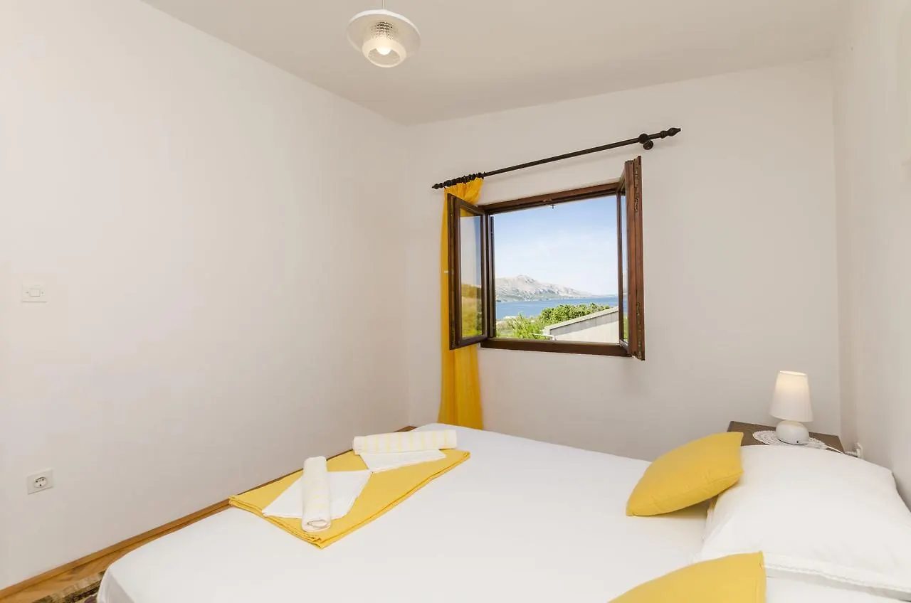 Apartments Spavalo Pag Town