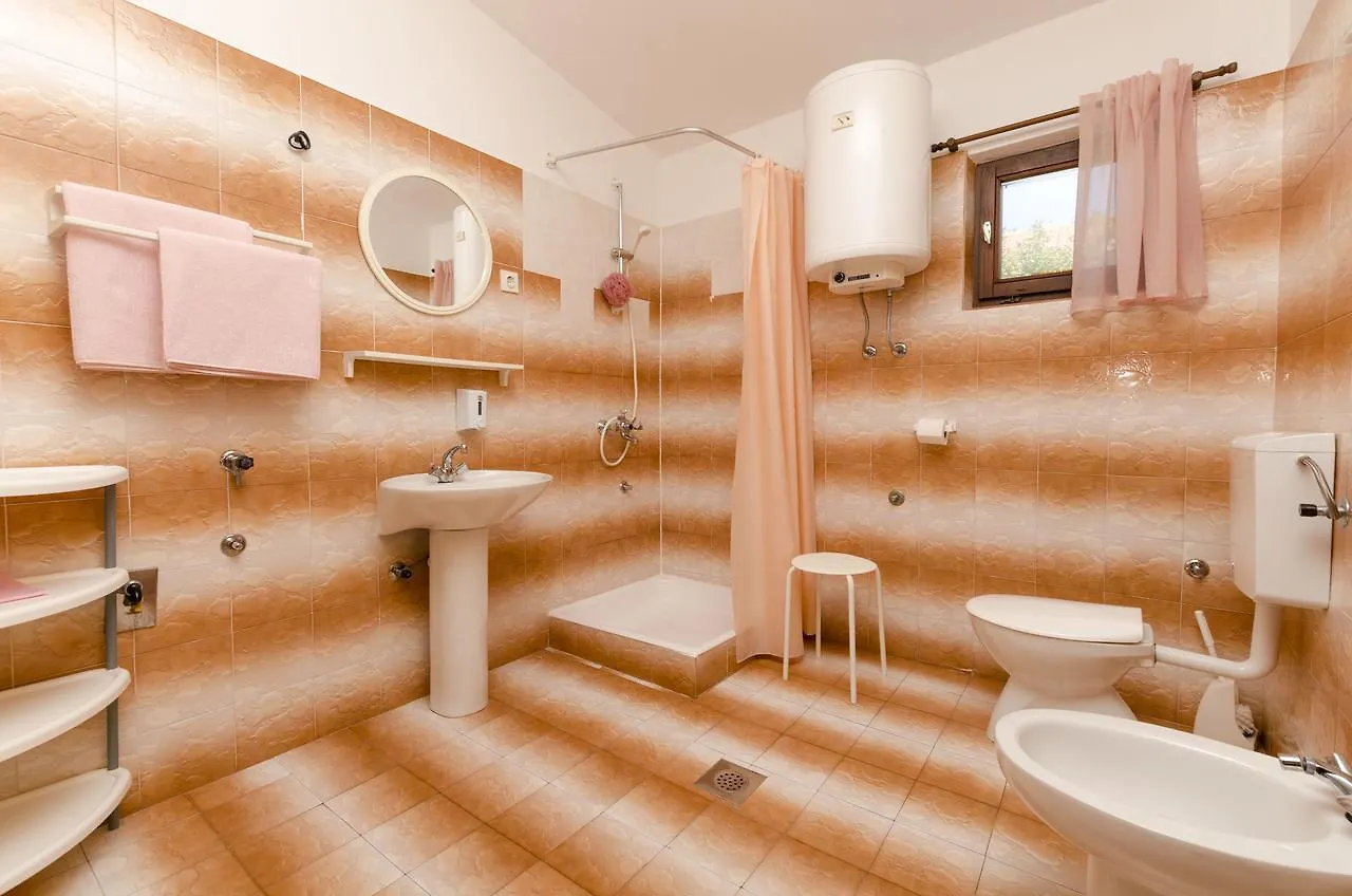 Apartments Spavalo باغ كرواتيا