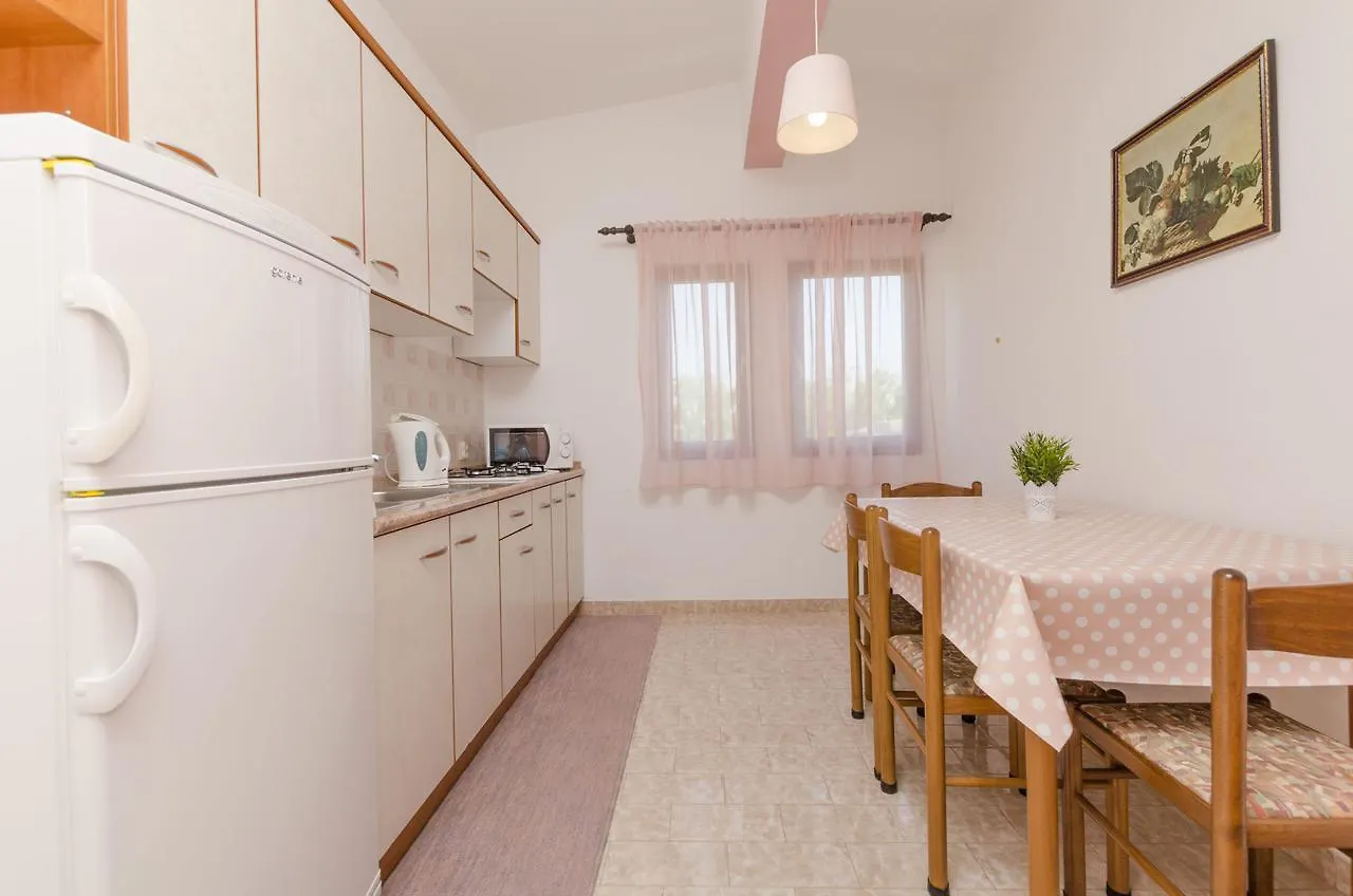 Apartments Spavalo Pag Town Kroatië