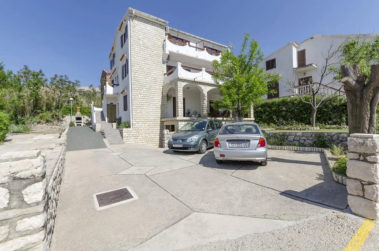 Apartments Spavalo Pag Town