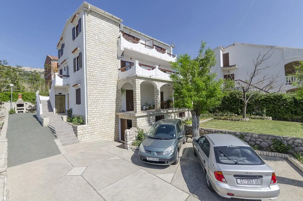Apartments Spavalo Pag Town